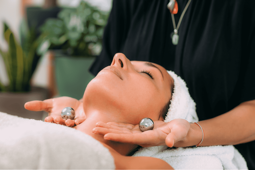 face-massage-with-chinese-meditation-balls